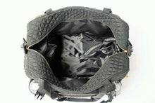 Load image into Gallery viewer, GRAB IT &amp; GO FITNESS TRAVEL DUFFEL BAG- BLACK -NON- QUILTED OUTER